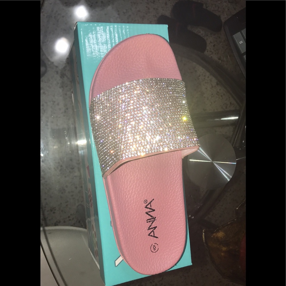 Super comfy and cute sandals